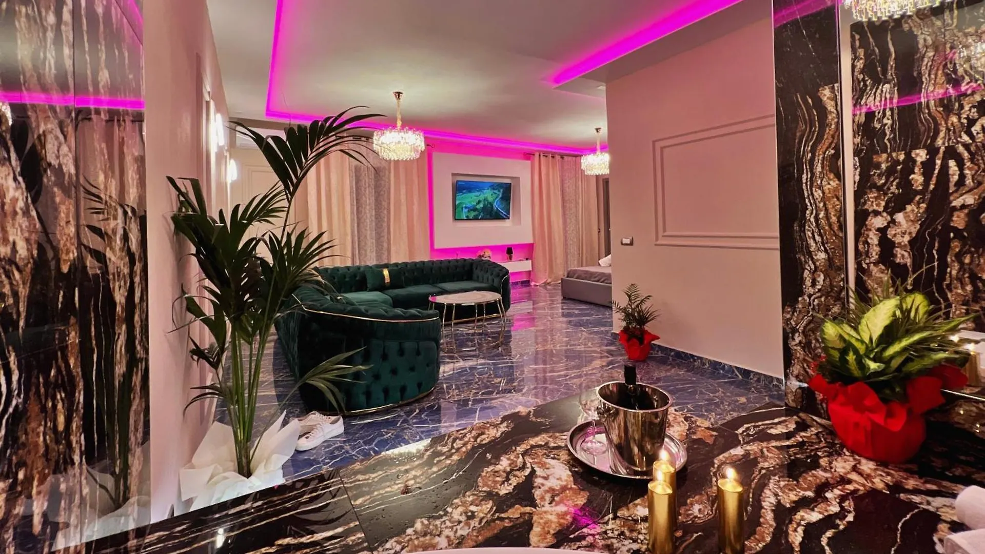 Mirror Suite Luxury Montecatini Terme 0*,  Italy