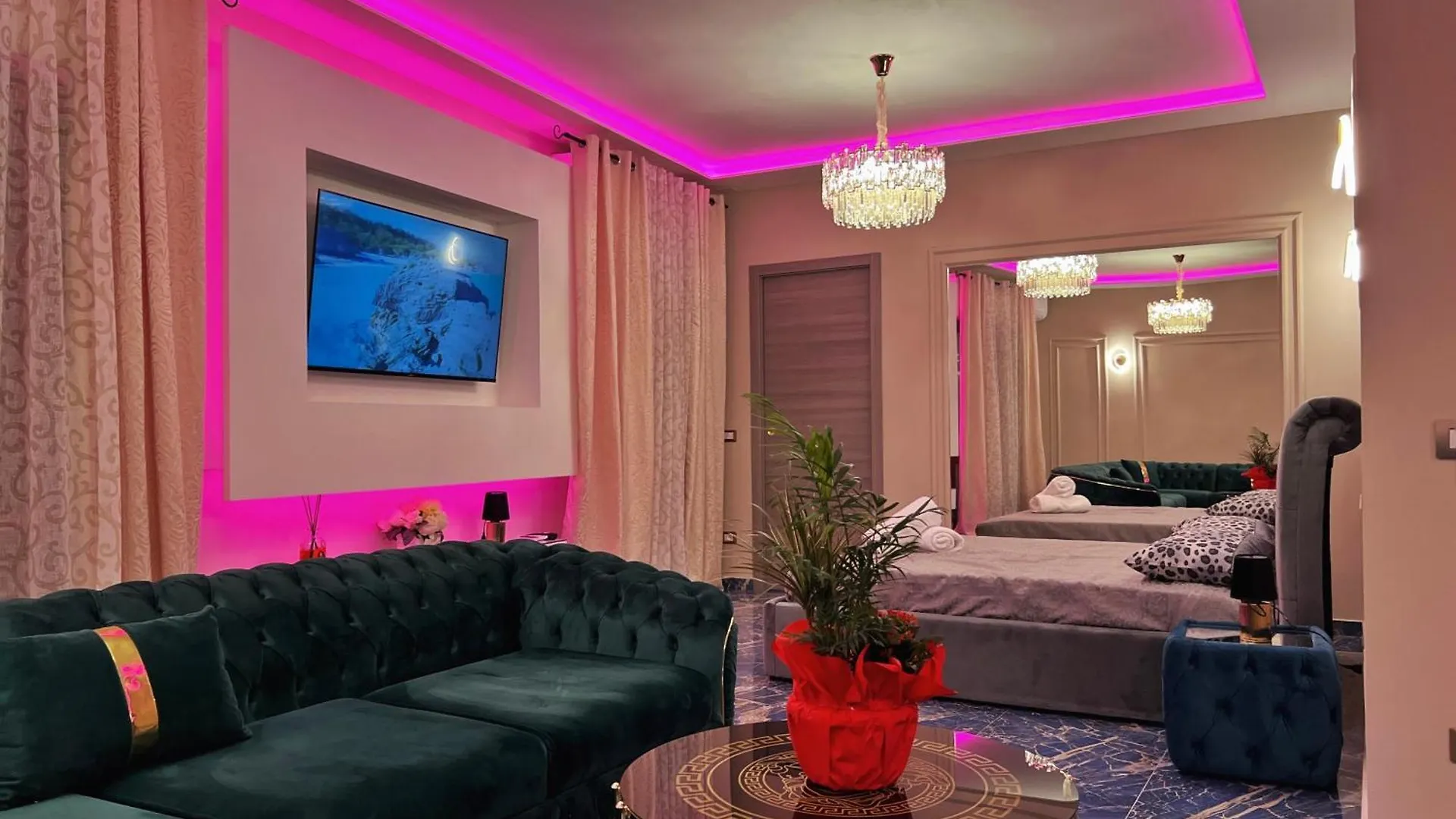 Mirror Suite Luxury Montecatini Terme 0*,  Italy